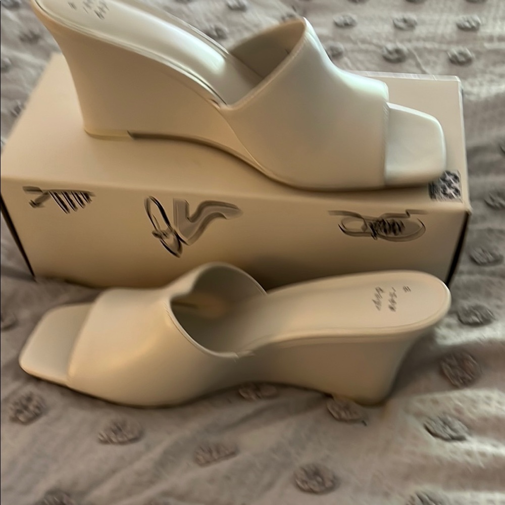 Elegant White Wedge Sandals